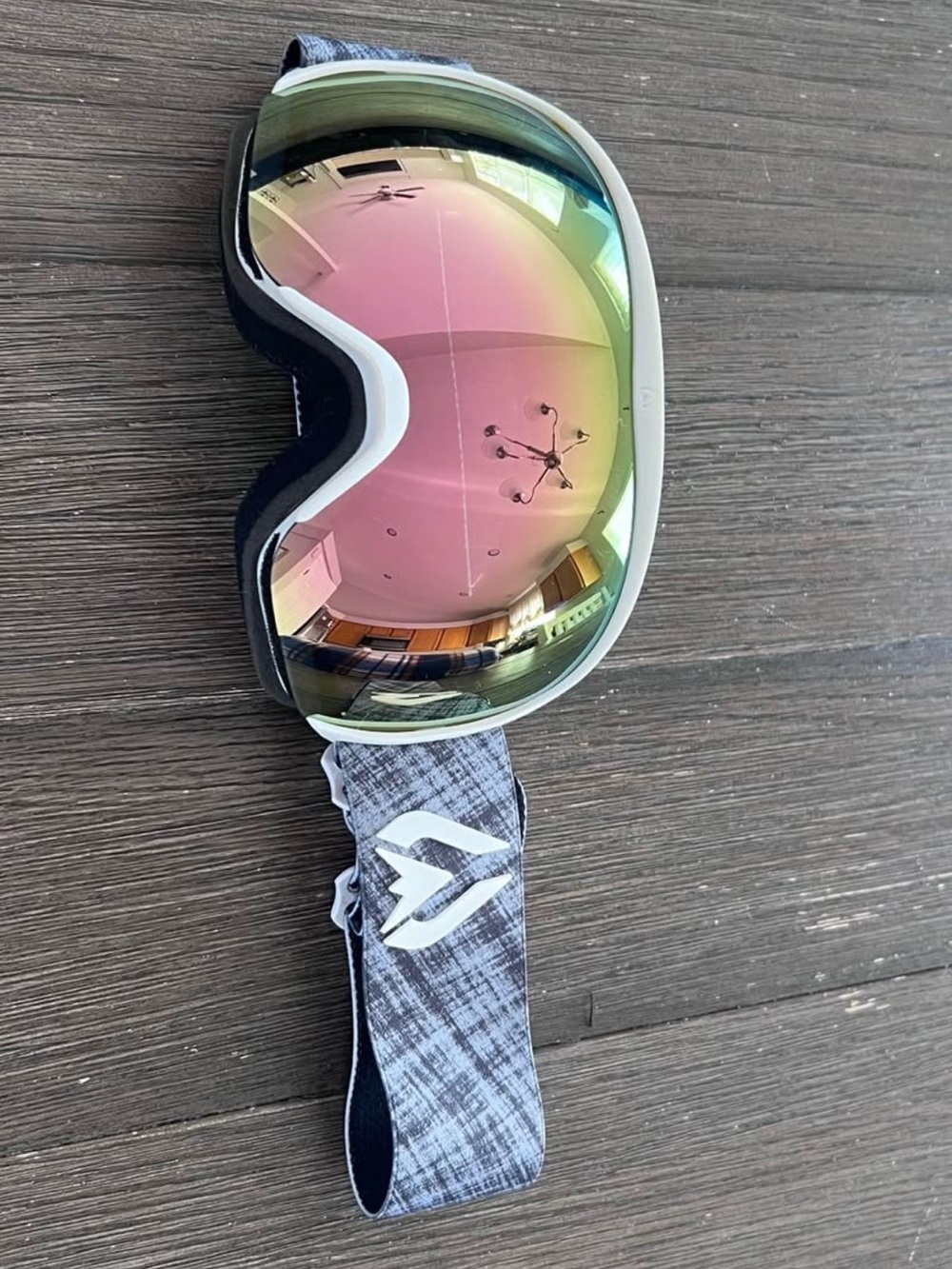 Ski Goggles - Picture 2 of 3